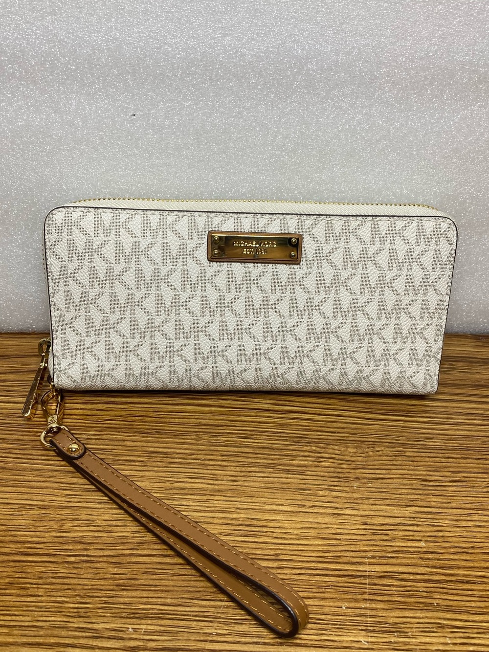Michael Kors Jet Set Travel Large Continental Wallet Wristlet MK Vanilla Luggage